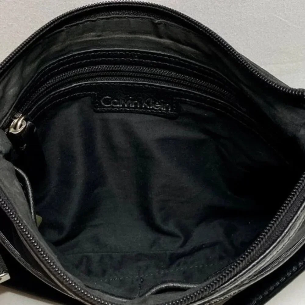 Calvin Klein Crossbody Bag‎ Black Lightweight Sporty CK Nylon Shoulderbag (Read)